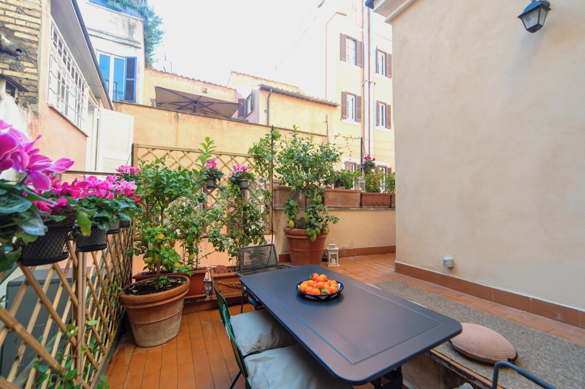 Bernini Stay, Next To Trevi Fountain Rome Exterior photo